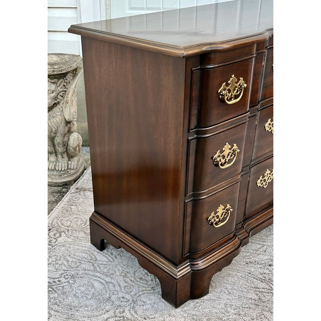 Drexel Mahogany Bachelors Chest Three Drawer Block Front Georgian Dresser 70s For Sale In Philadelphia - Image 6 of 14