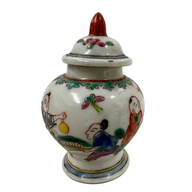 Early 20th Century Chinese Hand Painted Porcelain Ginger Jar - A Pair For Sale - Image 11 of 12
