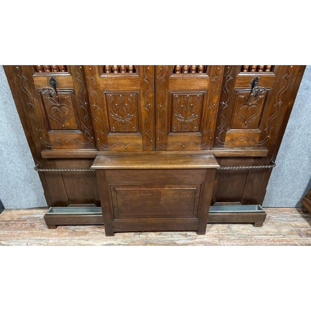 Large Neo-Gothic Carved Oak Entryway Wardrobe with Built-in Chest, Late 19th Century For Sale - Image 5 of 7