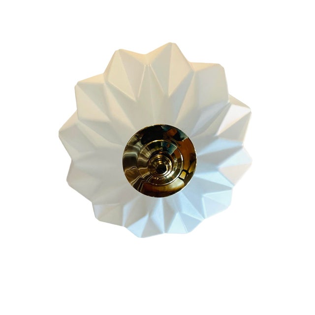 Hollywood Regency Vintage 3-Dimensional Diamond Pattern White Glass Ceiling Pendant Light For Sale - Image 3 of 11