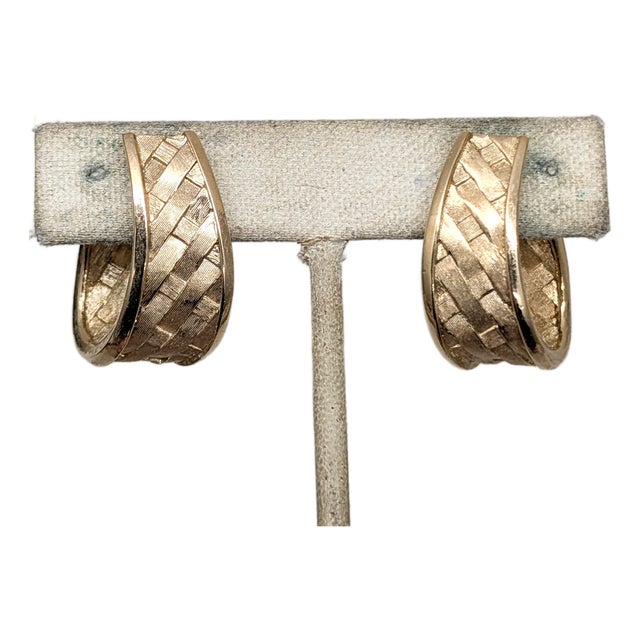 Vintage 1962 Signed Trifari Ad Piece Rhodium Plated "Woven" Ribbon Clip Earrings-2 Pieces For Sale