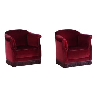 Vintage Danish Curved Lounge Chairs in Deep Red Velvet with Fringes, 1940s, Set of 2 For Sale
