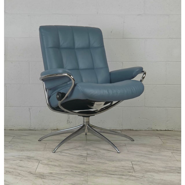 Mid-Century Modern Sparrow Blue Leather Ekornes Stressless Recliner For Sale - Image 3 of 9