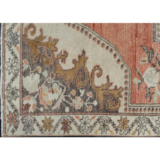 Turkish Vintage Rug 4'9" x 7'3" #17802 For Sale - Image 4 of 8