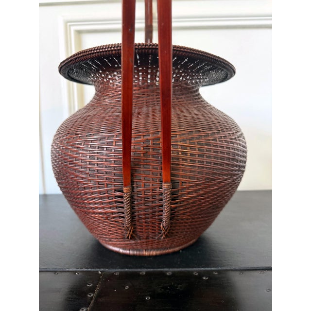 Brown Large Rare Japanese Bamboo Flower Basket Hahakago by Tokosai For Sale - Image 8 of 18