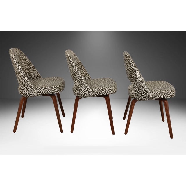 Knoll Saarinen Executive Side Chairs Model 72 Set of Three For Sale - Image 11 of 13