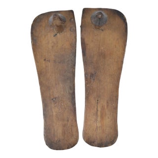 Early 20th Century BanguBangu Pair of Wooden Shoes For Sale