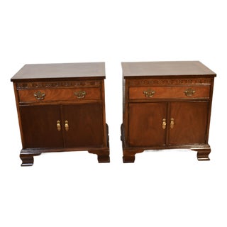 1960s English Chippendale Style Mahogany Nightstands Bed Side Tables by Baker For Sale