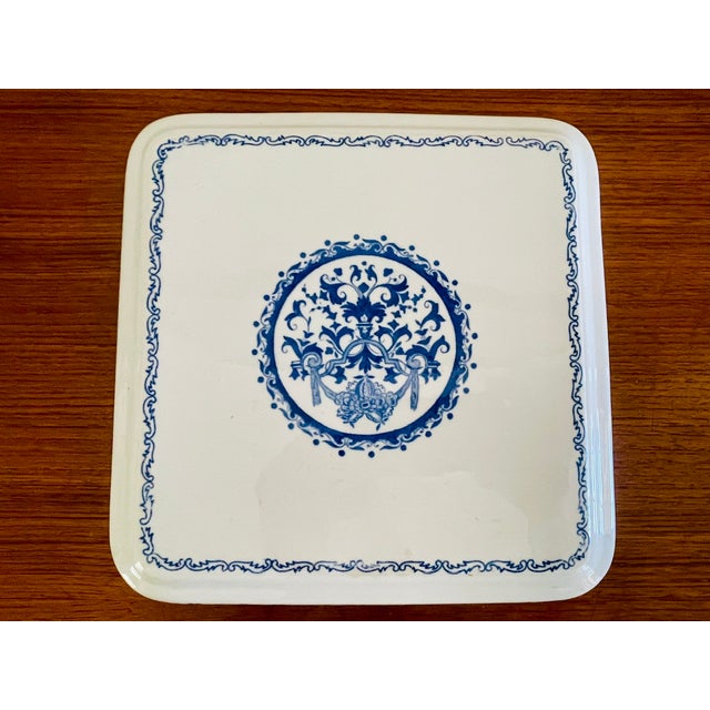 Mid-Century Modern Vintage French Porcelain, Pastry Platter and Cake Lifters by Gien, 1930s, Set of 3 For Sale - Image 3 of 18