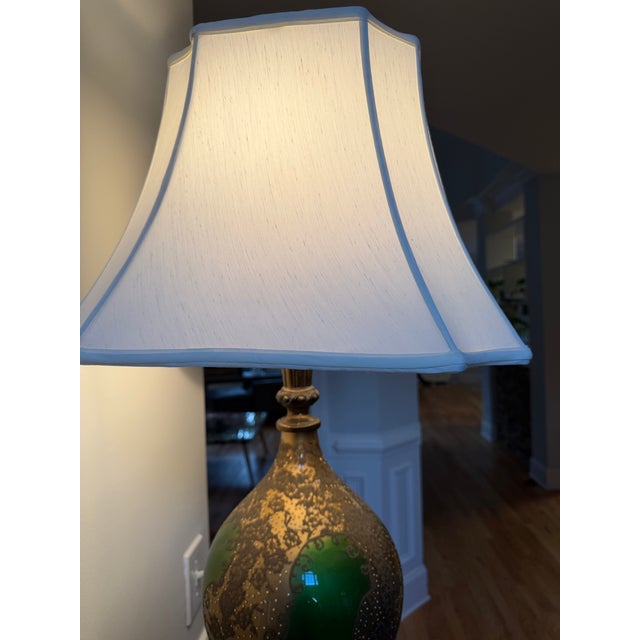 Hollywood Regency Mid 20th Century Hollywood Regency Hand Blown Glass Lamp With Gold Overlay For Sale - Image 3 of 6