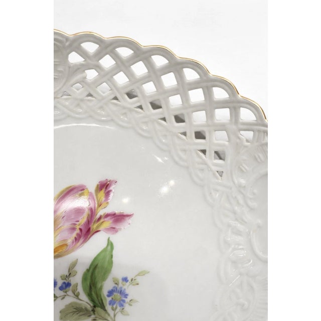 1970s 1970s Exquisite Meissen Reticulated Porcelain Bowl – Hand-Painted Floral Decor – 24.5 Cm For Sale - Image 5 of 10