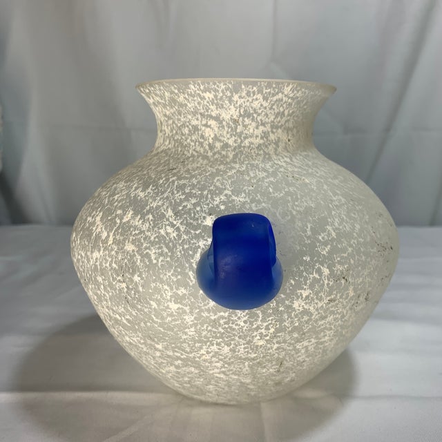 Contemporary Blue and White Vintage Murano Italian Art Glass Vase Featuring a Frosted and Textured Scavo Body For Sale - Image 3 of 5