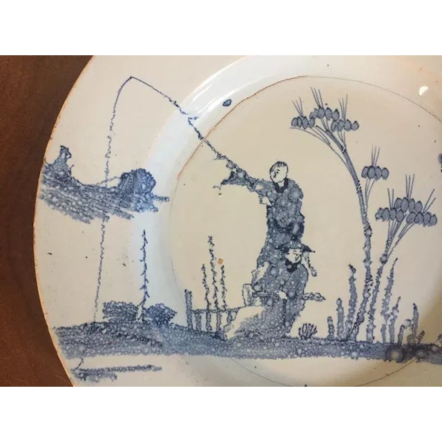 Ceramic Antique 18th Century English London Delft Blue & White Faience Platter in the Chinese Kangxi Taste For Sale - Image 7 of 11