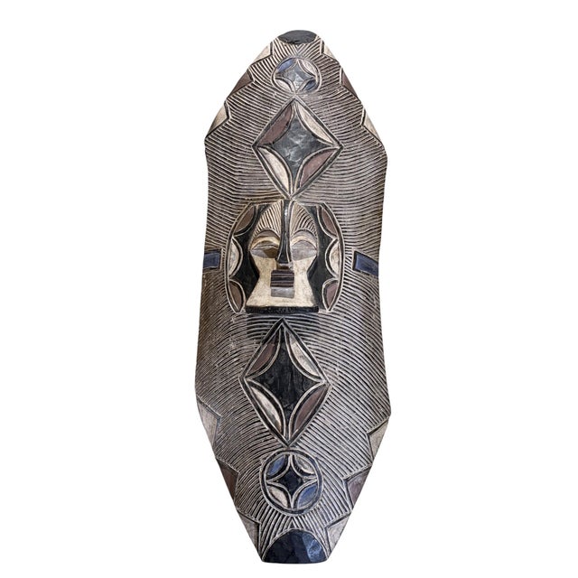 1980s Large Vintage African Bamileke Tribe Shield Cameroon 43" H For Sale - Image 5 of 7