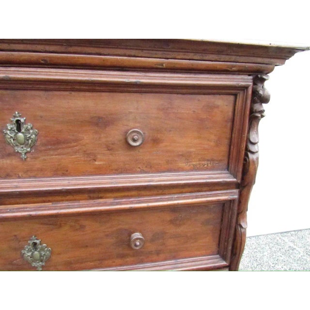 18th. Century Italian Baroque Walnut Commode For Sale - Image 9 of 18