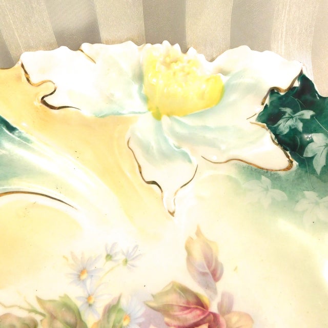 Contemporary 1940s Unmarked Shaped Porcelain Large Bowl With Flower Details For Sale - Image 3 of 4