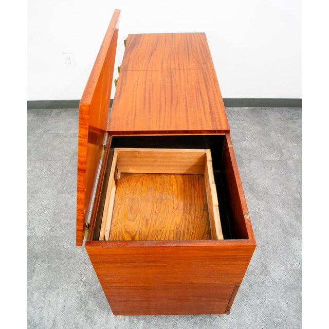 Mid Century Modern Credenza Stereo Console Cabinet Audio Rolling Vintage Storage For Sale - Image 4 of 10