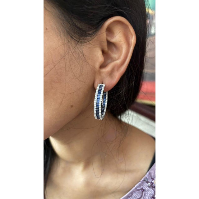 Contemporary Natural diamond 2.75cts & blue sapphire 7.41cts earring in 18k gold For Sale - Image 3 of 18