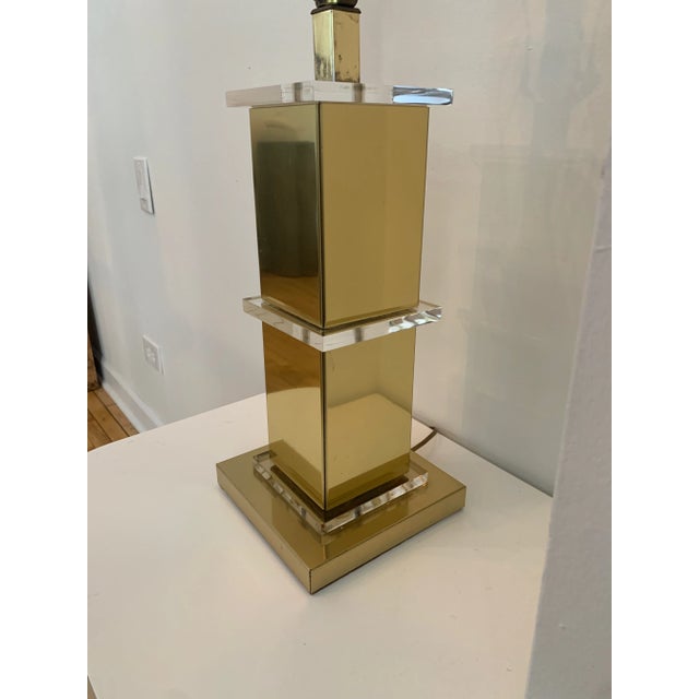 Late 20th Century Brass and Lucite Stacked Table Lamp Late 20th Century For Sale - Image 5 of 7