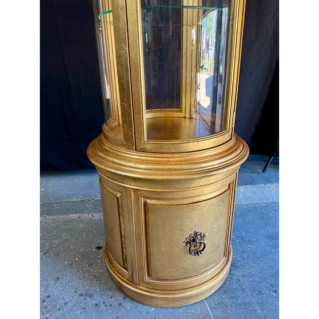 Wood 1970s Weiman Furniture Company Circular Tower Curio Cabinet Vitrine For Sale - Image 7 of 11