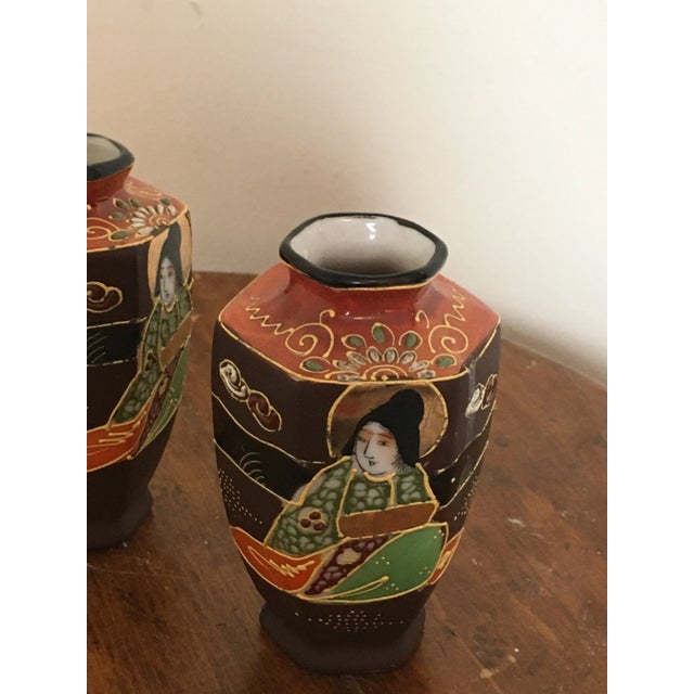 1930s Japanese Porcelain Moriage Figural Bud Vases a Pair For Sale - Image 6 of 8