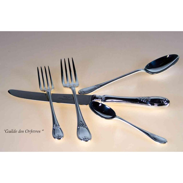 Traditional 1980s Silver Plated Dinner Spoon, Wellington. For Sale - Image 3 of 16