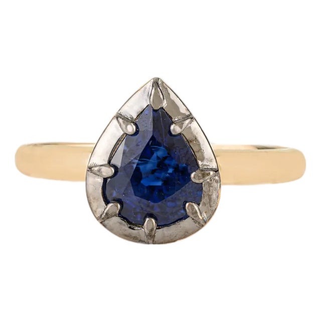 18k Gold Pear Cut Deep 1.52 Ct Blue Sapphire Art Deco Bezel Set Ring Size 6.5 For Sale
