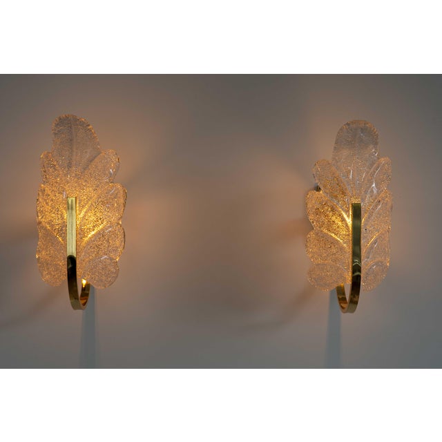 Mid-Century Modern Vintage Hollywood Regency Murano Graniglia Glass Leaf Wall Sconces in Brass, 1970s, Set of 2 For Sale - Image 3 of 18