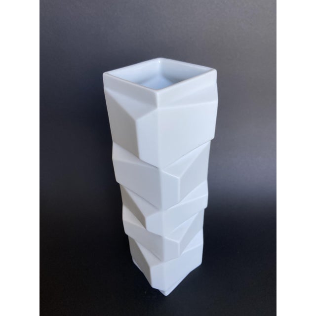 Modern Modernist Sculptural Porcelain Vase from Hutschenreuther, Germany, 1980s For Sale - Image 3 of 5