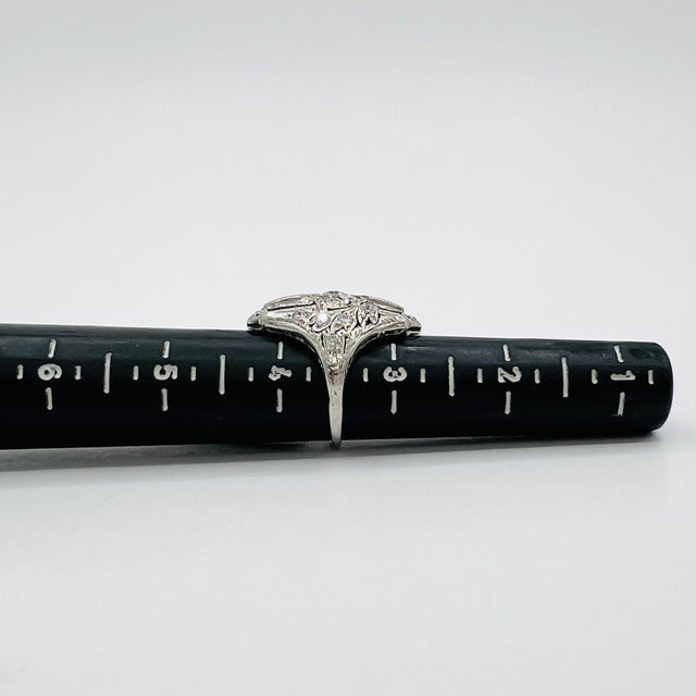 White Mid 20th Century Round Diamond & Square Sapphire Art Deco Ring in 18 White Gold, Size 3.5 For Sale - Image 8 of 8