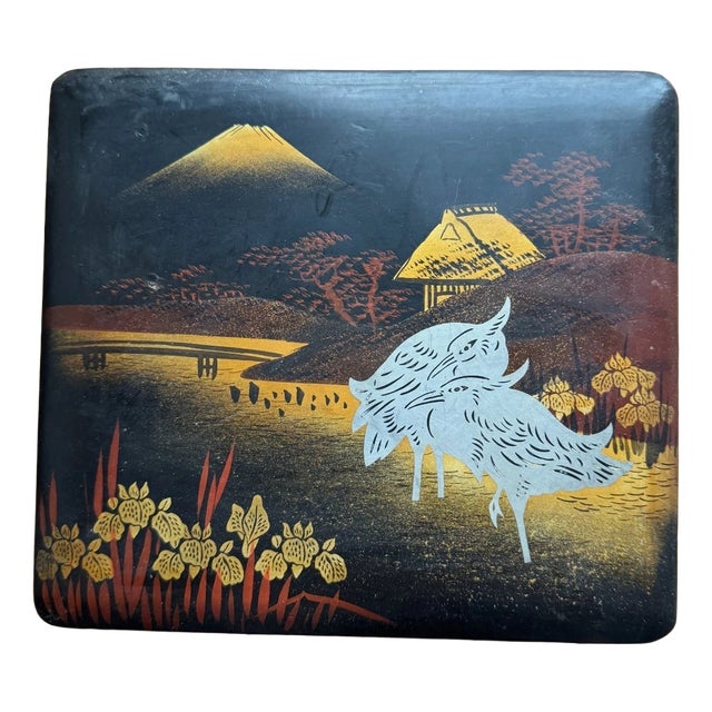 Antique 20th Century Japanese Lacquer Box with Fuji Landscape, 1920s For Sale
