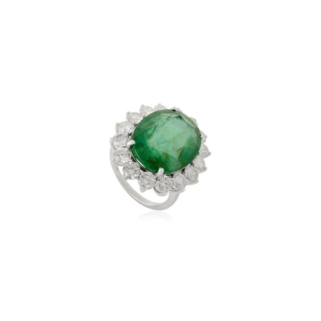 Luxury 13.17 Ct Oval Emerald & 3.39 Ct Natural Diamond Ring Size 6.5 in 18k Solid Gold For Sale - Image 4 of 14