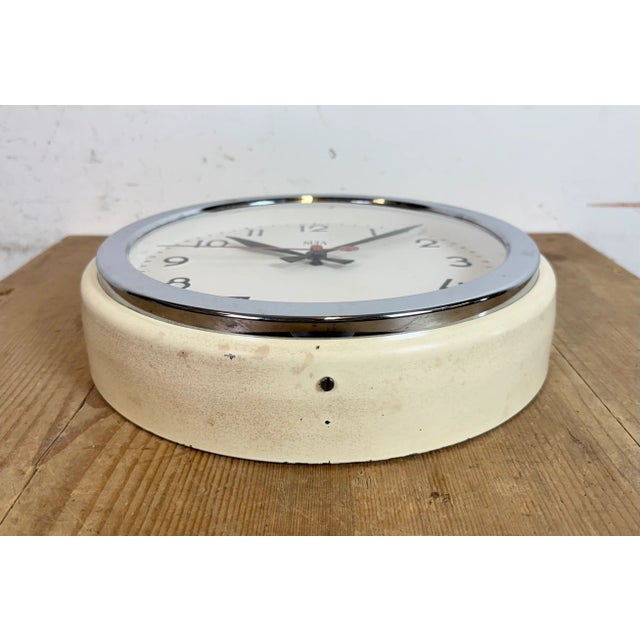 Beige Vintage Industrial Beige Wall Clock from NUFA, 1960s For Sale - Image 8 of 18