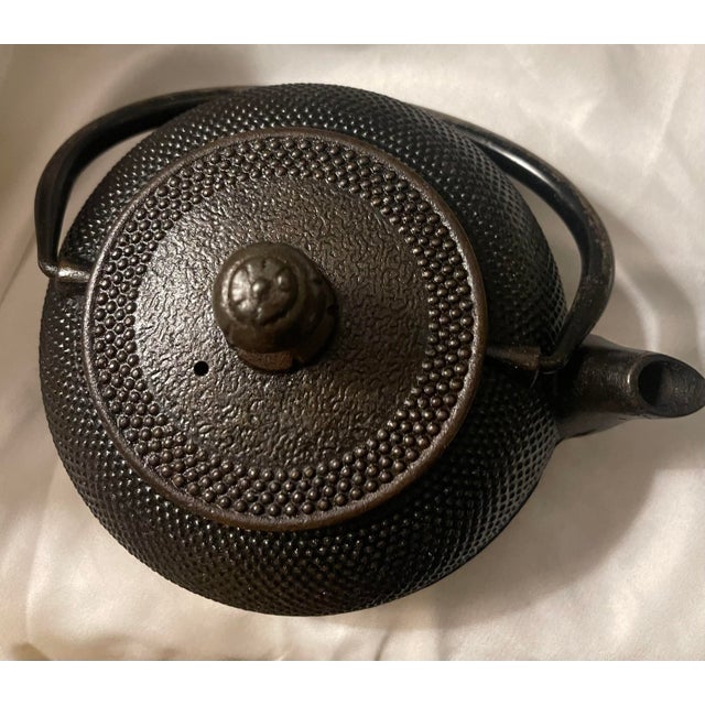Japanese Early 20th Century Iwachu Japanese Iron Tea Kettle Tetsubin Nambu Tekki Hobnail Signed For Sale - Image 3 of 12