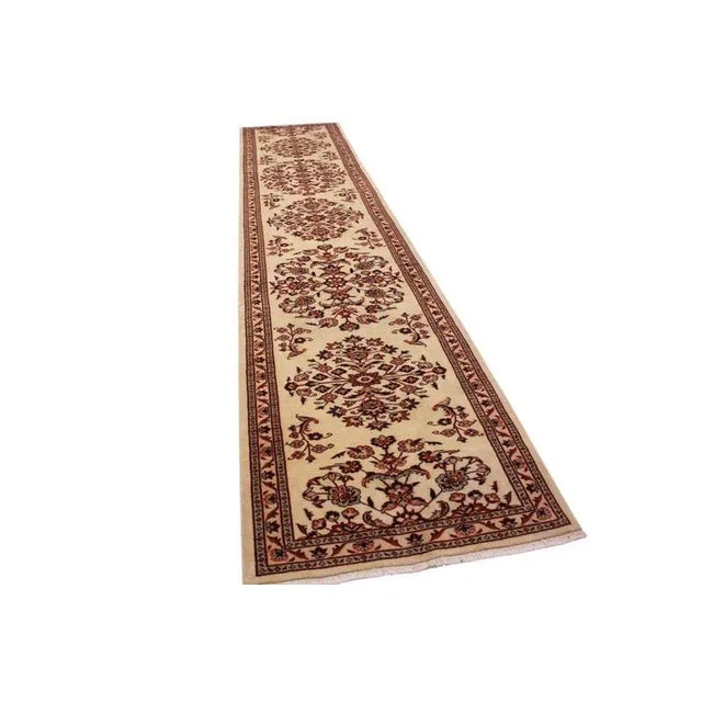 • Middle Eastern rug Sarough runner | Knot density: High | Material: High-quality wool | Size: 486×94 cm | Condition: Very...