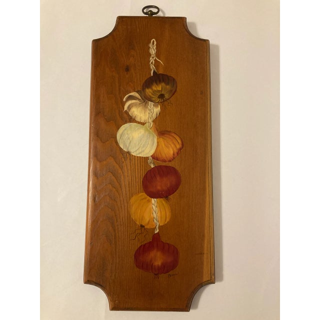 Wood Vintage Midcentury Painted Wood Wall Hanging With Onions and Garlic For Sale - Image 7 of 7