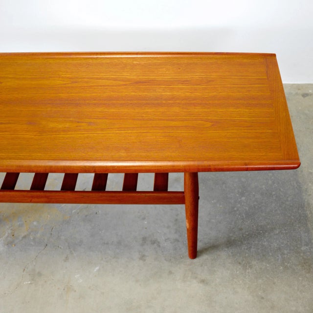 Wood Danish Teak "Surfboard" Coffee Table by Glostrup Møbelfabrik Attributed to Grete Jalk For Sale - Image 7 of 10