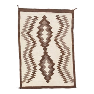 Antique Navajo rug circa 1930 two-tone brown diamond zigzag pattern natural wool For Sale