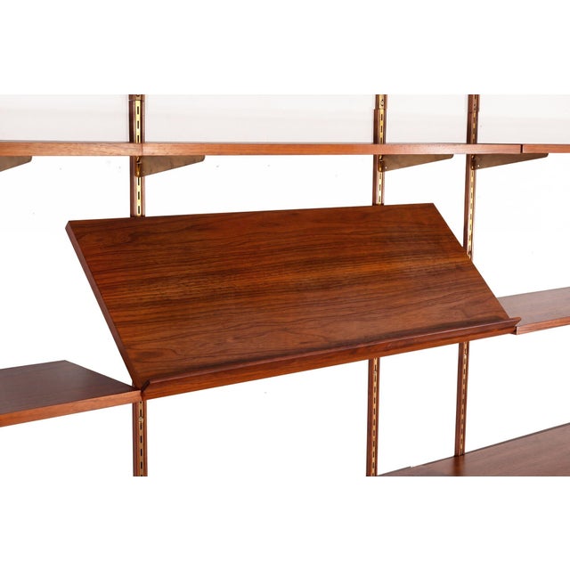Edward Wormley for Dunbar Three-Bay Walnut & Brass Shelving System, 1952 For Sale In Chicago - Image 6 of 10