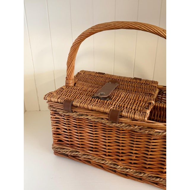 Rustic European Vintage Wicker Picnic Basket and Wine Carrier For Sale - Image 3 of 13