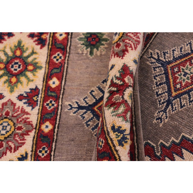 Textile Southwestern Kazak Gray/Beige Wool Rug - 3'10''x5'10'' For Sale - Image 7 of 10
