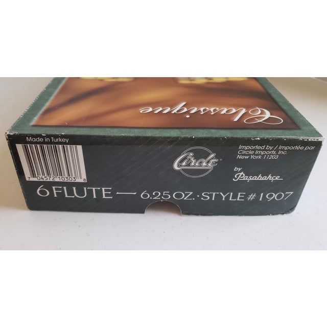 Glass Vintage Mid-Century Circleware Classique Gold Rimmed Champagne Flutes Set of 6 in Original Box For Sale - Image 7 of 10