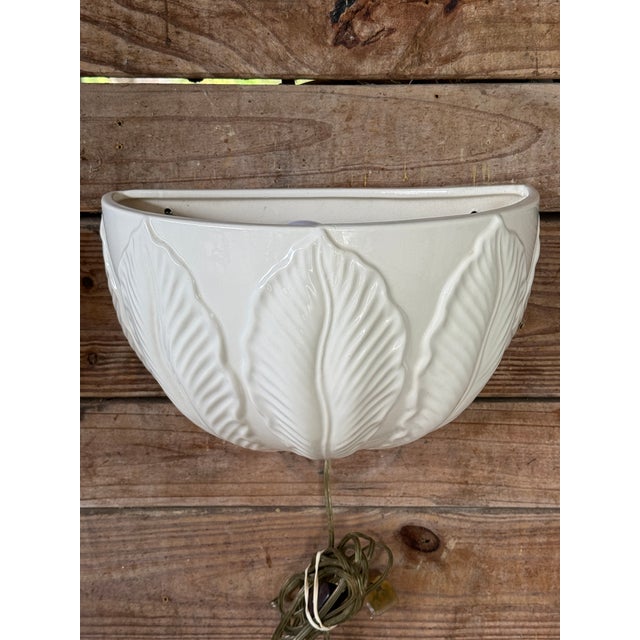 Ceramic Vintage Coastal Regency Glazed Ceramic Palm Leaf Wall Sconces by Haeger-Pair For Sale - Image 7 of 12