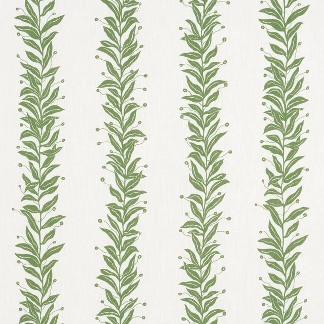 Schumacher x Marian Mcevoy Tendril Stripe Indoor/Outdoor Fabric In Leaf For Sale