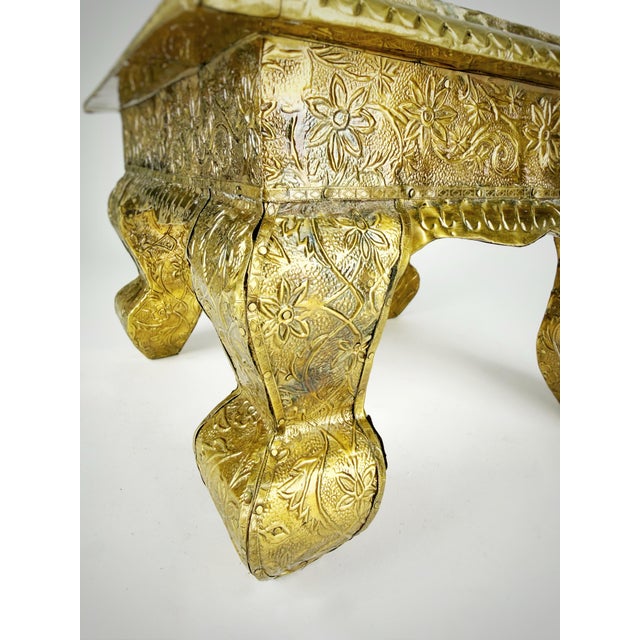Vintage Anglo Indian Brass-Clad Embossed Chowki Pedestal Table | Brass Floral Display Riser | Hollywood Regency Boho Decor For Sale - Image 10 of 12