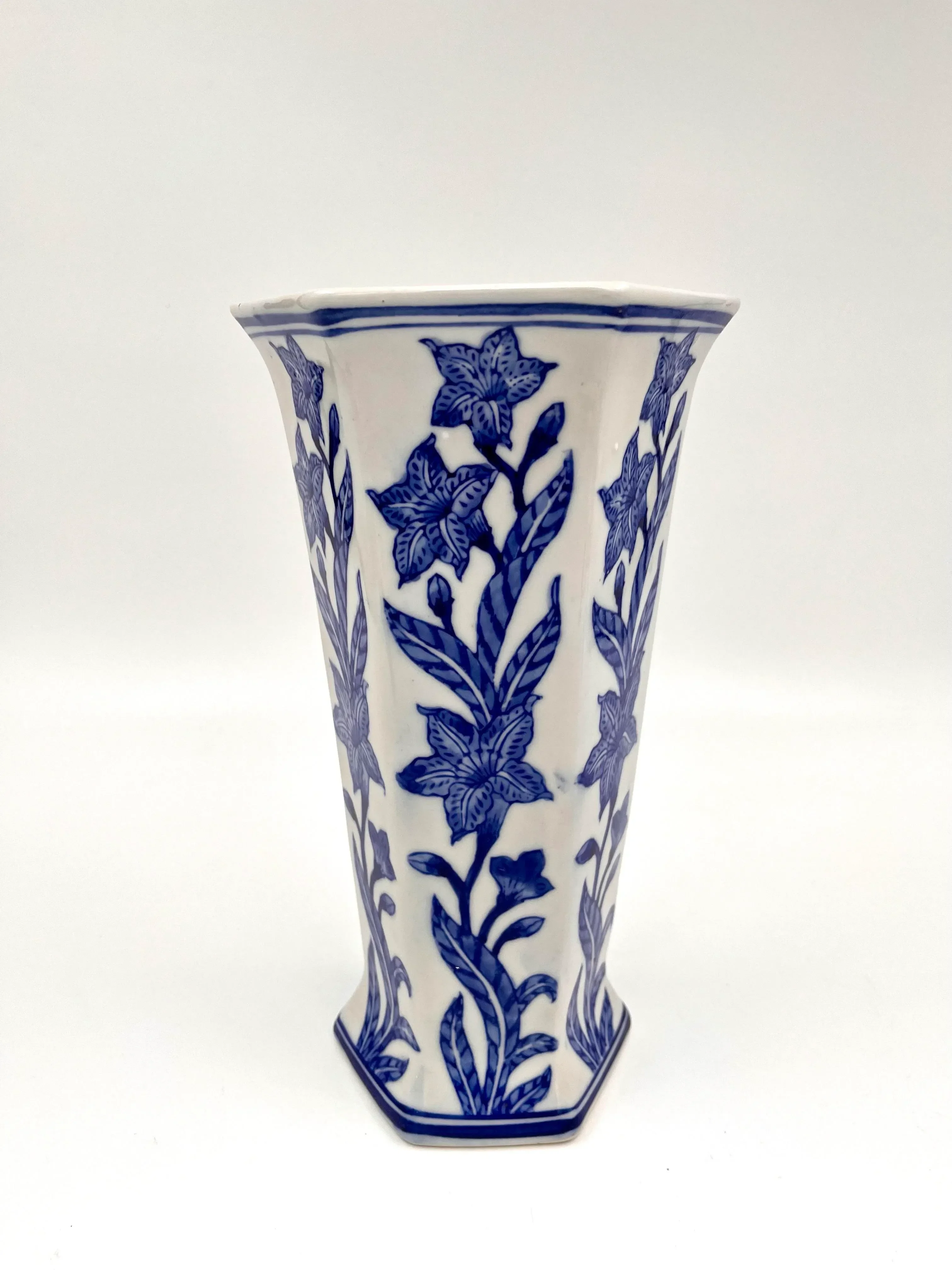 1996 Chinoiserie Blue and White Tiger Lily Hexagon Vase 