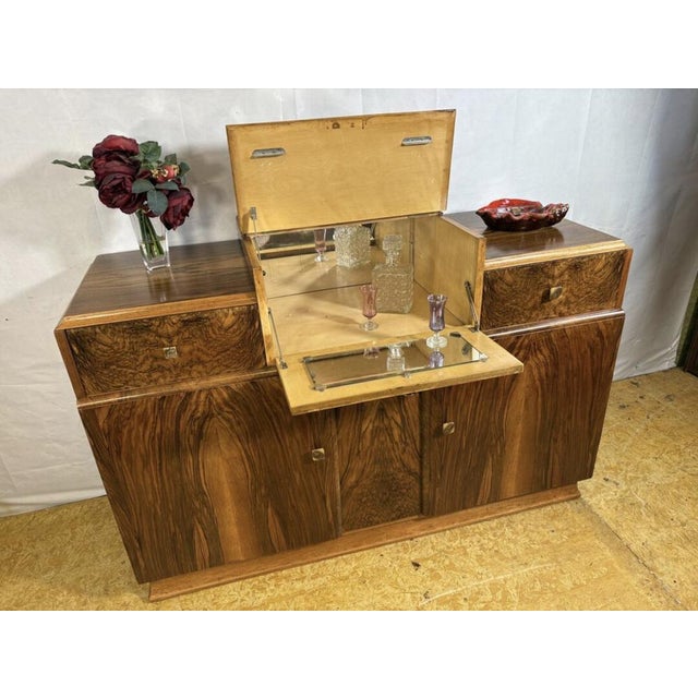 1930s Art Deco English Burr Walnut Cocktail Bar Cabinet, 1930s For Sale - Image 5 of 15