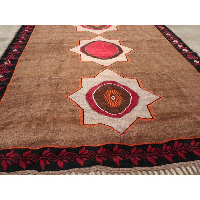Galerie Shabab Collection Mid-20th Century Turkish Anatolian Room Size Carpet For Sale In New York - Image 6 of 8
