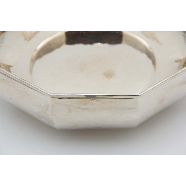 Decagonal Hammered Silver Fruit Bowl, in Good conditions. Designed 1980 to 1989