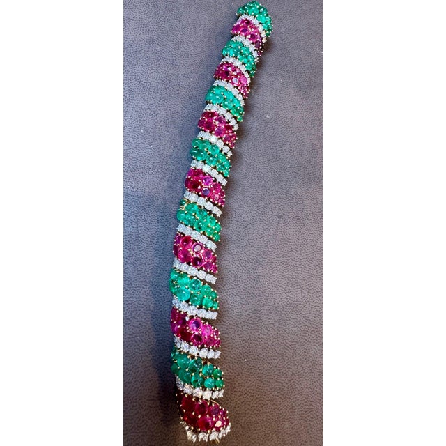 35 Ct Emeralds & 35 Ct Rubies + 15 Ct Diamond Bracelet 18ky Gold, 8 " For Sale - Image 4 of 8